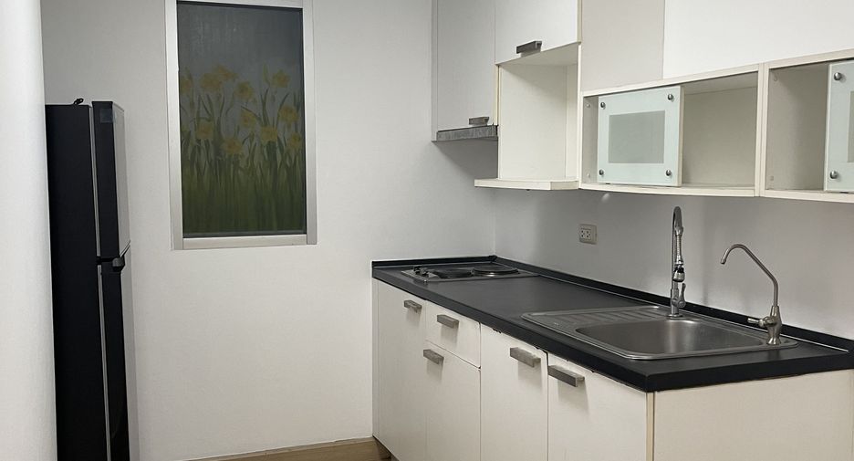 For rent 2 bedrooms condo in Phra Khanong, Bangkok