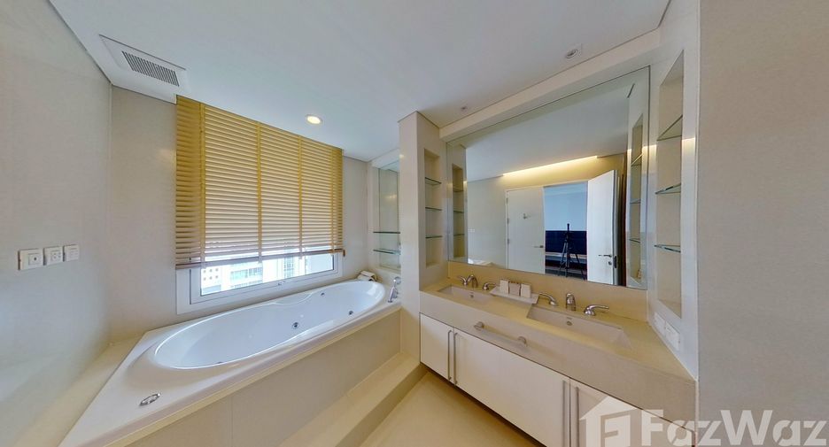 À louer 4 chambres condo à Pathum Wan, Bangkok