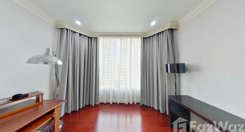 À louer 4 chambres condo à Pathum Wan, Bangkok