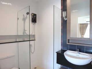 For rent 3 bedrooms townhouse in Phra Khanong, Bangkok