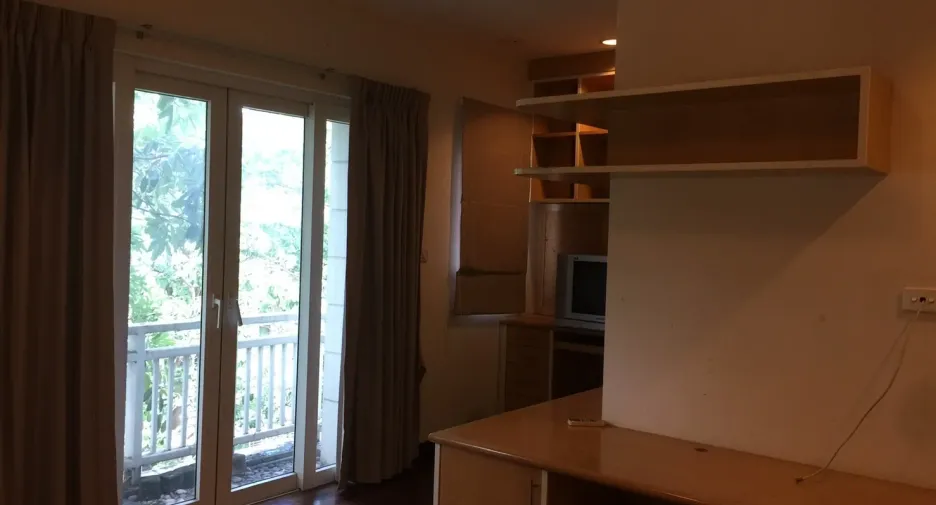 For rent 3 ベッドルーム townhouse in Phra Khanong, Bangkok