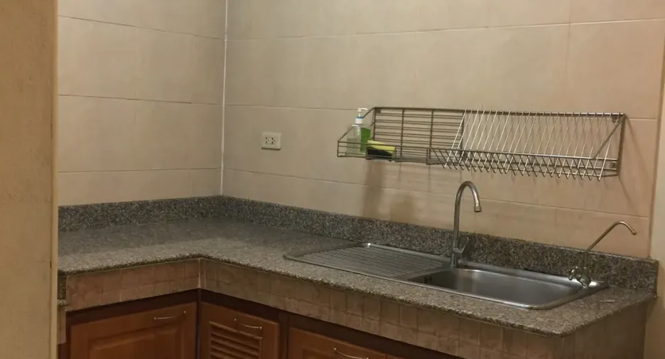 For rent 3 ベッドルーム townhouse in Phra Khanong, Bangkok