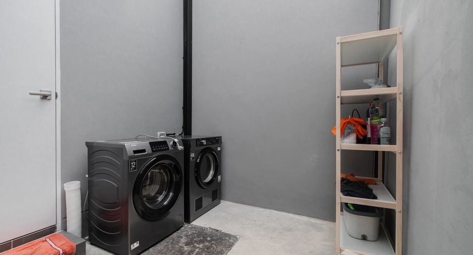 Haus zur Miete mit 4 Zimmer in Prawet, Bangkok