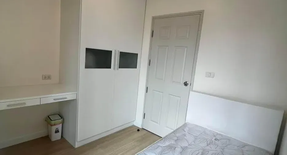 For rent 2 bedrooms condo in Sathon, Bangkok