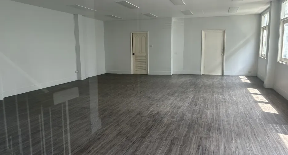 For rent 1 bed retail Space in Bang Rak, Bangkok
