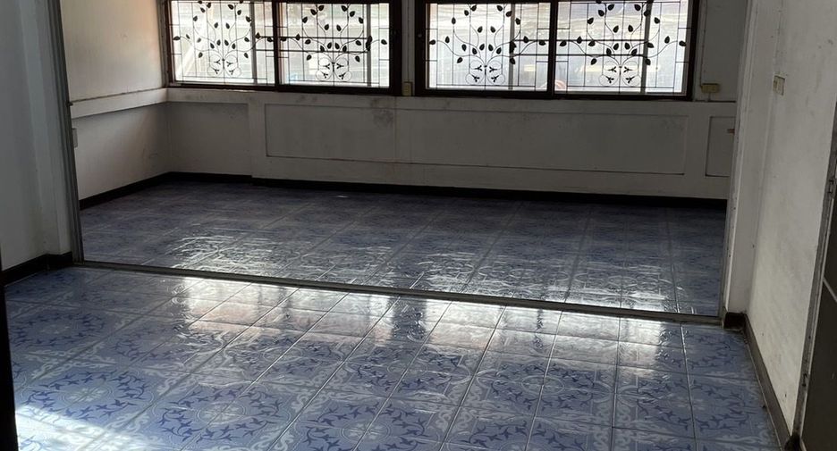 Reihenhaus zur Miete mit 3 Zimmer in Thawi Watthana, Bangkok
