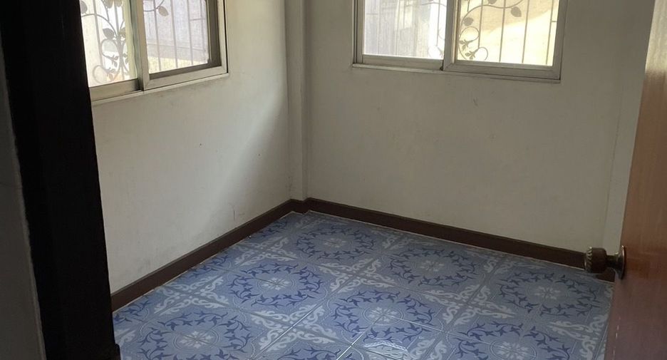 Reihenhaus zur Miete mit 3 Zimmer in Thawi Watthana, Bangkok