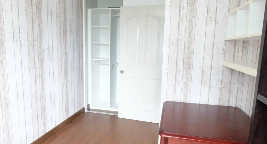For rent 2 bedrooms condo in Phra Khanong, Bangkok