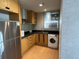 For rent 2 bedrooms condo in Pathum Wan, Bangkok