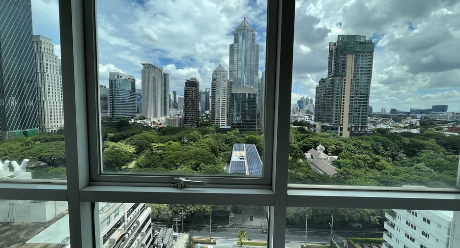 For rent 2 bedrooms condo in Pathum Wan, Bangkok