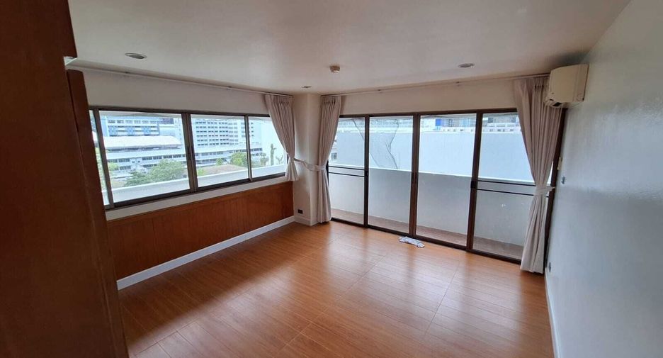 Wohnung zur Miete mit 3 Zimmer in Watthana, Bangkok