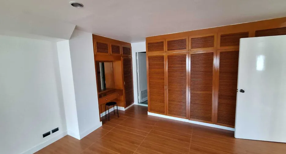 Wohnung zur Miete mit 3 Zimmer in Watthana, Bangkok