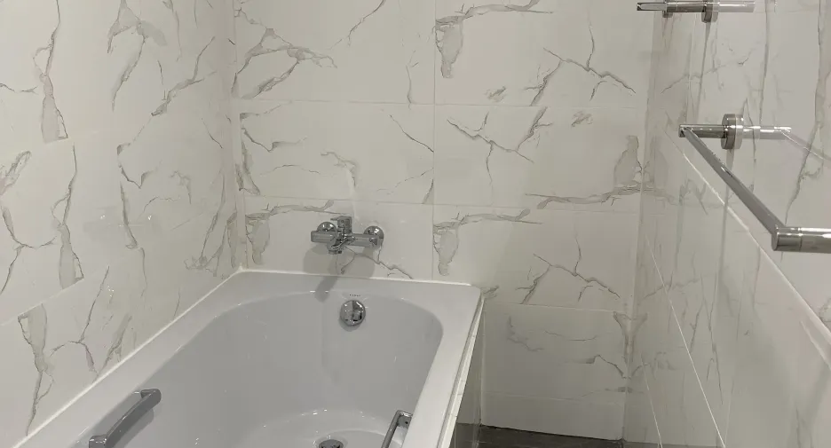 For rent 3 bedrooms condo in Huai Khwang, Bangkok