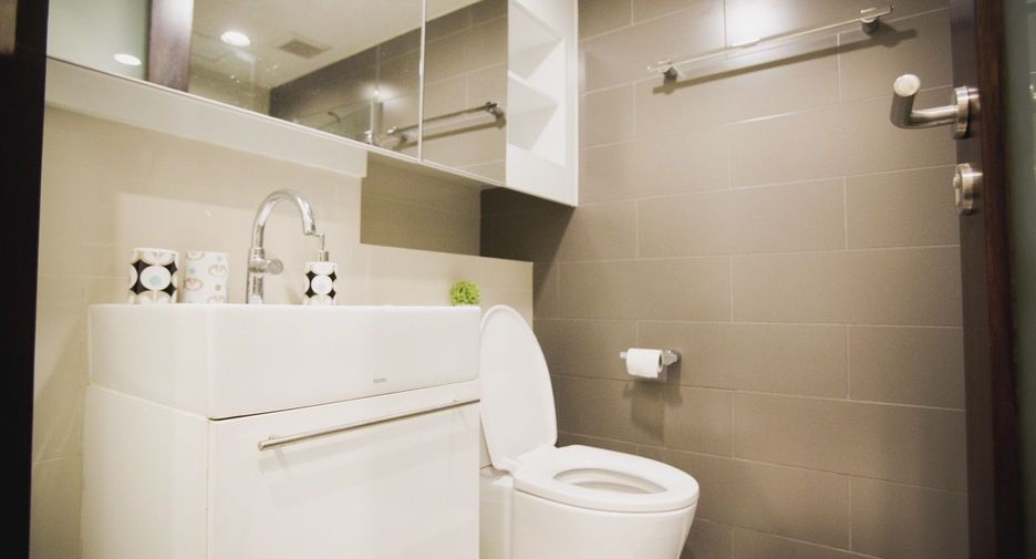 For rent 1 bed condo in Khlong Toei, Bangkok
