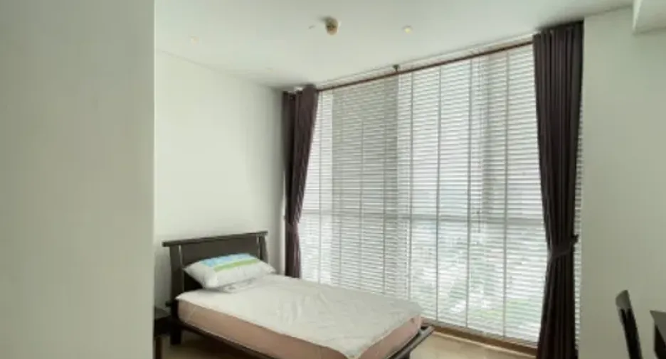 For rent 3 bedrooms condo in Khlong Toei, Bangkok