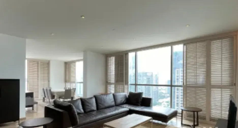 For rent 3 bedrooms condo in Khlong Toei, Bangkok