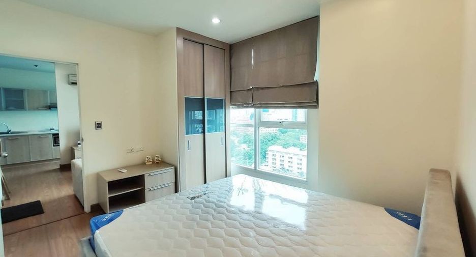 For rent 1 bed condo in Yan Nawa, Bangkok
