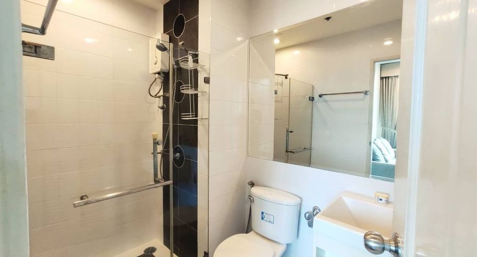 For rent 1 bed condo in Yan Nawa, Bangkok