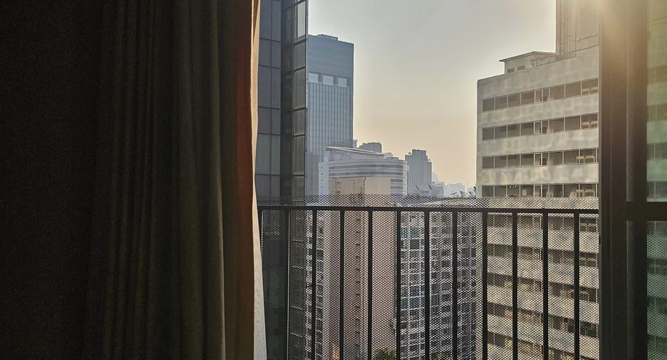 À louer 2 chambres condo à Huai Khwang, Bangkok