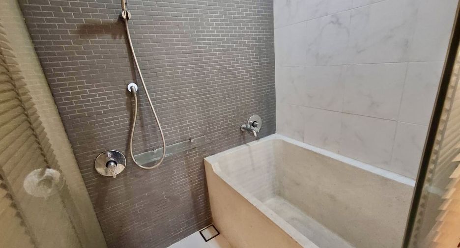 For rent 1 bed condo in Watthana, Bangkok
