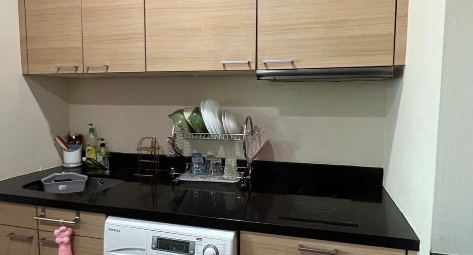 Wohnung zur Miete mit Studio in Pathum Wan, Bangkok