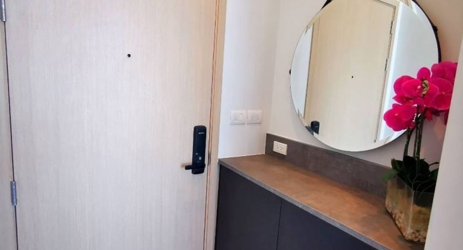 For rent 2 bedrooms condo in Sathon, Bangkok
