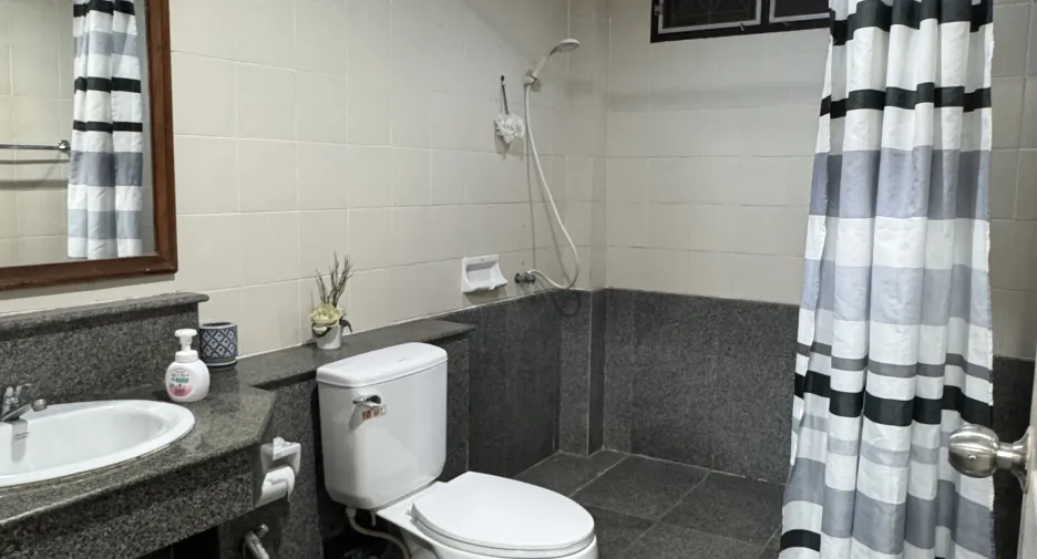 Casa en alquiler de 3 habitaciones en Lat Krabang, Bangkok