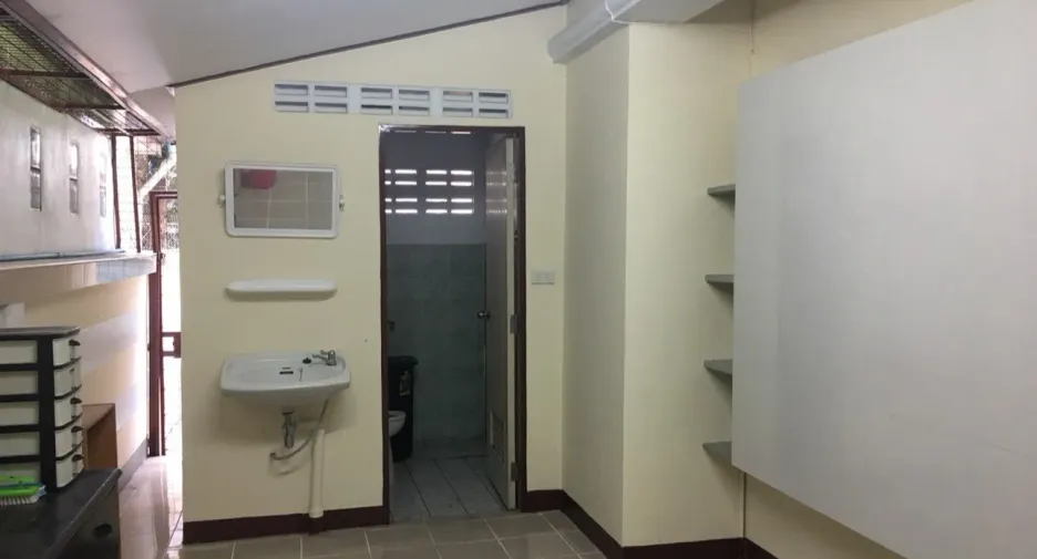 Casa en alquiler de 3 habitaciones en Lat Krabang, Bangkok