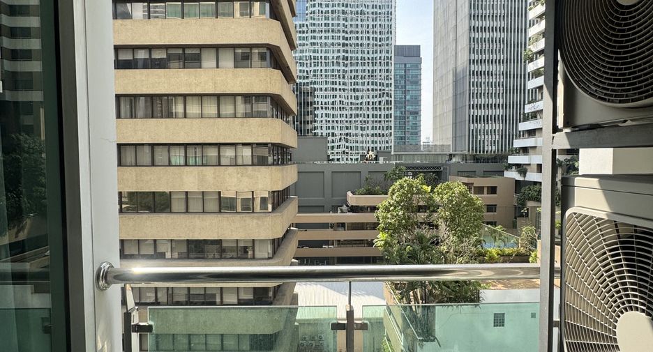For rent 1 bed condo in Watthana, Bangkok