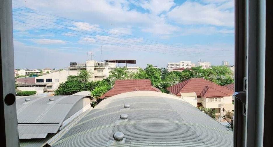 For rent 1 bed condo in Huai Khwang, Bangkok