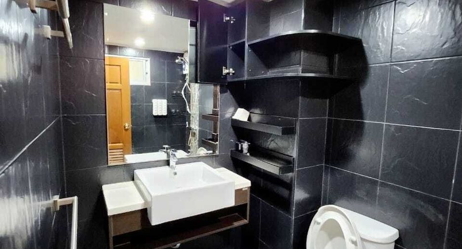 For rent 1 bed condo in Huai Khwang, Bangkok