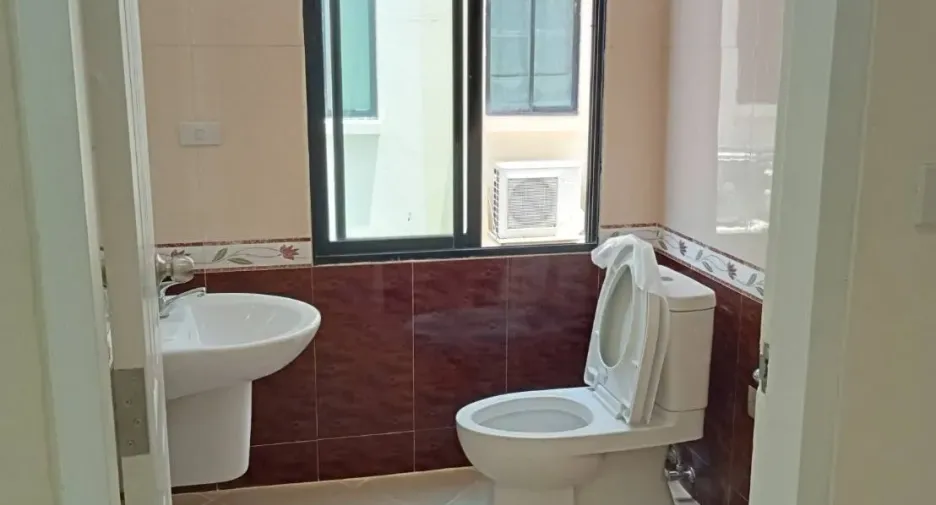 ให้เช่า 3 ห้องนอน ทาวน์เฮ้าส์ ใน บางนา, กรุงเทพฯ
