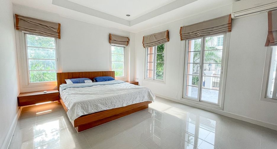À louer 4 chambres maison à Phasi Charoen, Bangkok