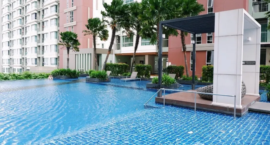 For rent 2 bedrooms condo in Yan Nawa, Bangkok
