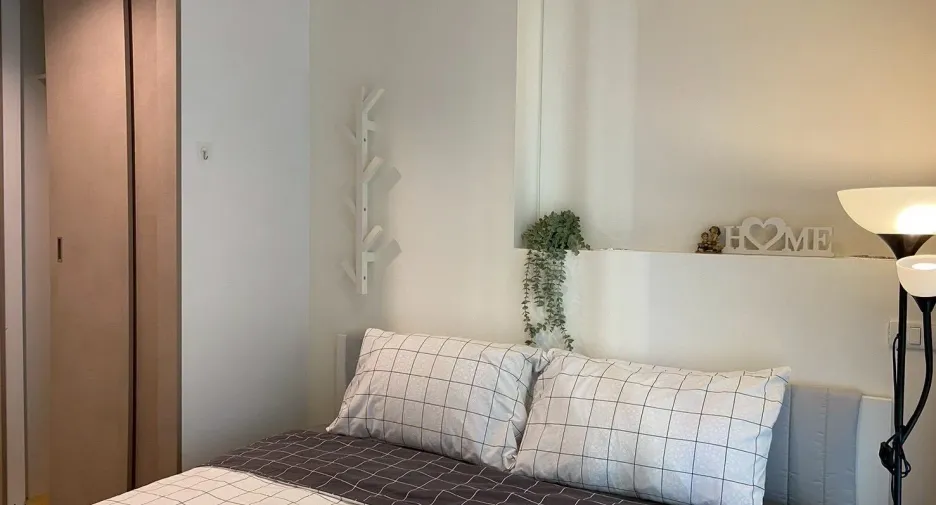 For rent 2 bedrooms condo in Yan Nawa, Bangkok