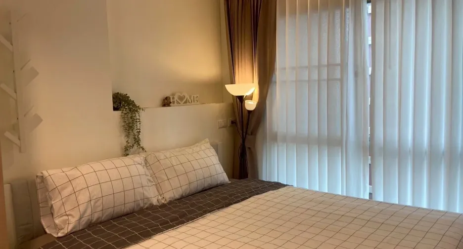For rent 2 bedrooms condo in Yan Nawa, Bangkok