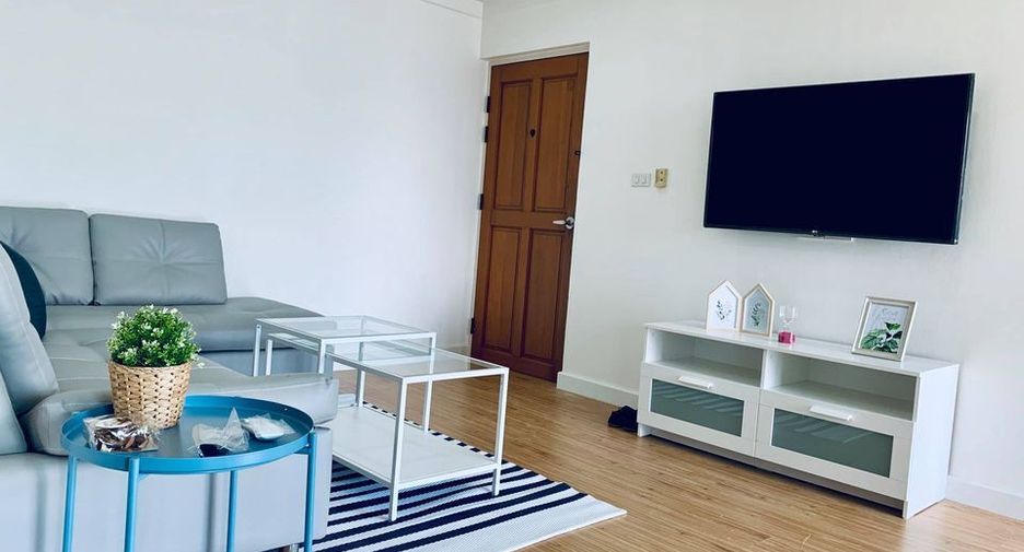 For rent 2 bedrooms condo in Watthana, Bangkok