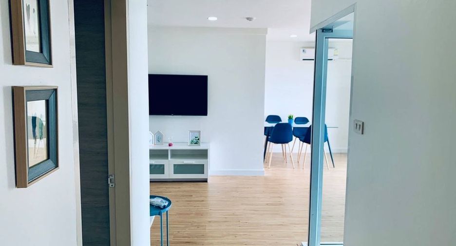 For rent 2 bedrooms condo in Watthana, Bangkok