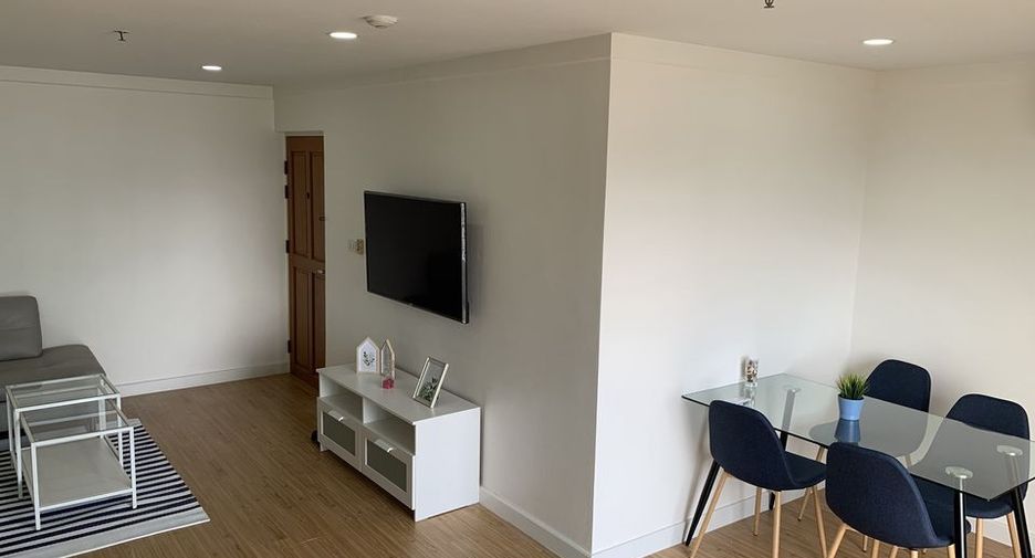 For rent 2 bedrooms condo in Watthana, Bangkok