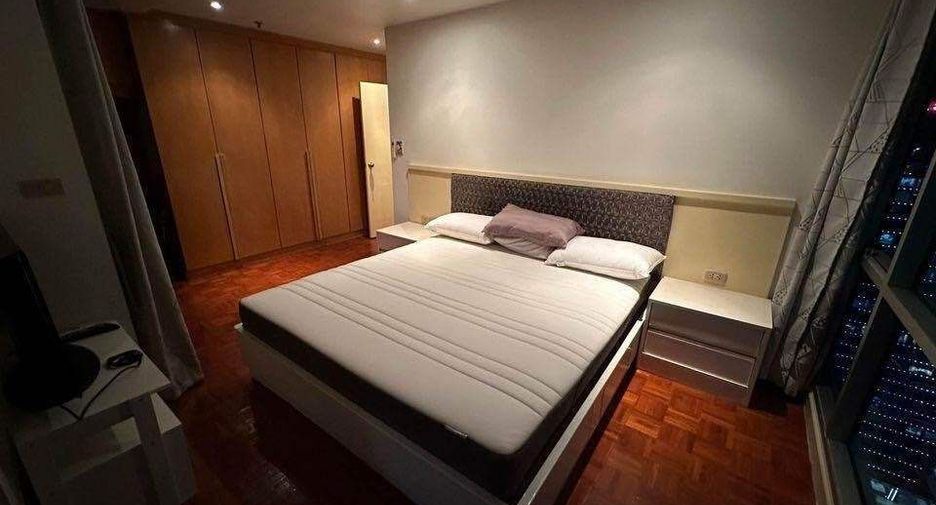 For rent 2 bedrooms condo in Sathon, Bangkok