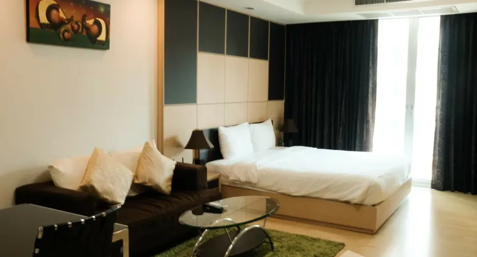 For rent studio condo in Pathum Wan, Bangkok