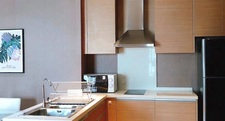For rent 4 bedrooms condo in Sathon, Bangkok