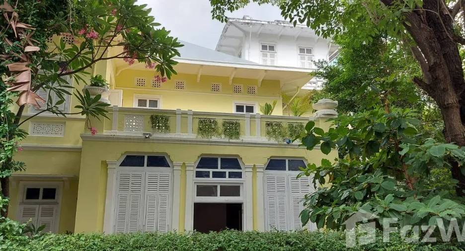 For rent 8 bedrooms house in Pathum Wan, Bangkok