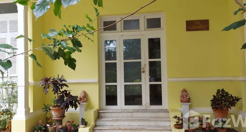 For rent 8 bedrooms house in Pathum Wan, Bangkok