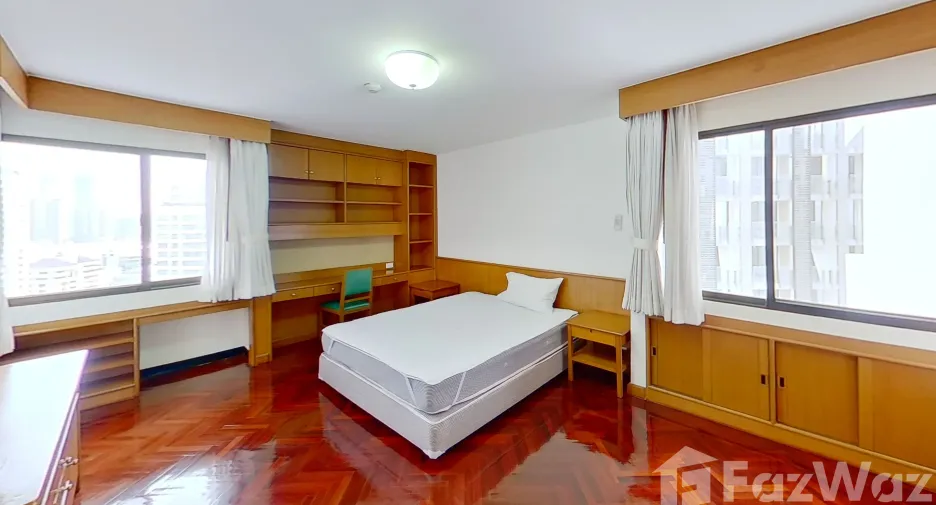 For rent 3 bedrooms condo in Watthana, Bangkok