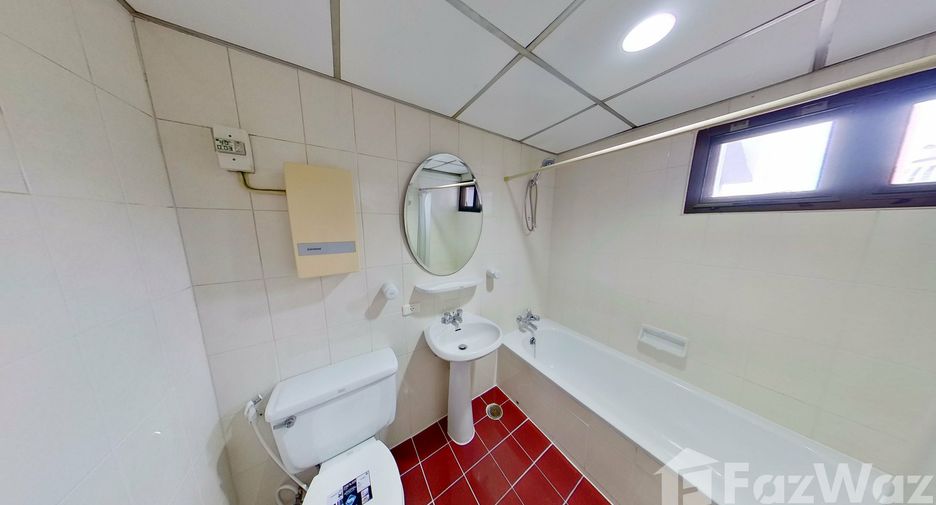 For rent 3 bedrooms condo in Watthana, Bangkok