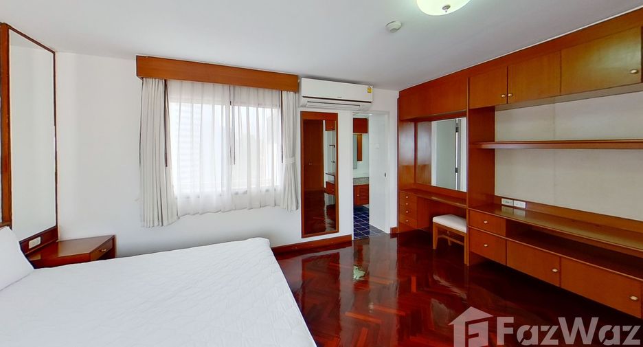 For rent 3 bedrooms condo in Watthana, Bangkok