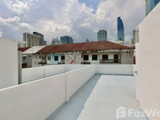 出租 4 卧室 联排别墅 在 沙吞, 曼谷