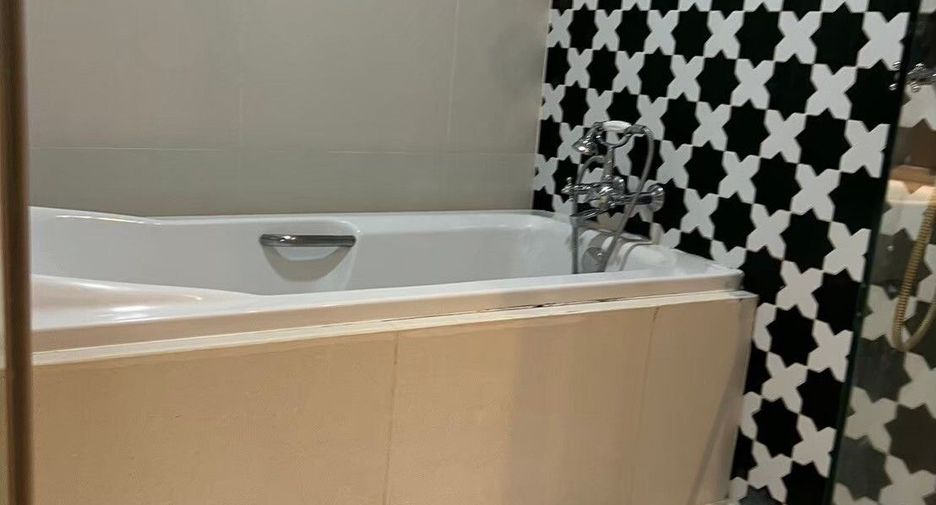 For rent 1 bed condo in Khlong Toei, Bangkok