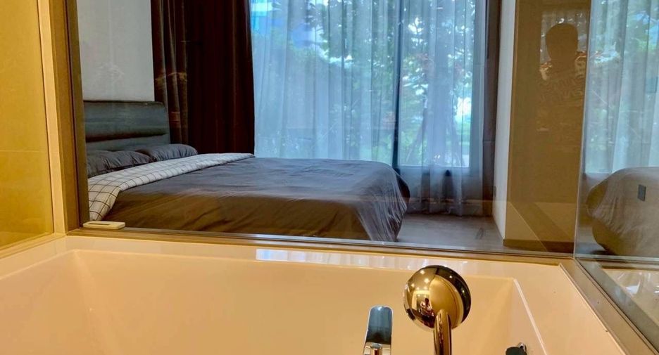 For rent 2 bedrooms condo in Watthana, Bangkok